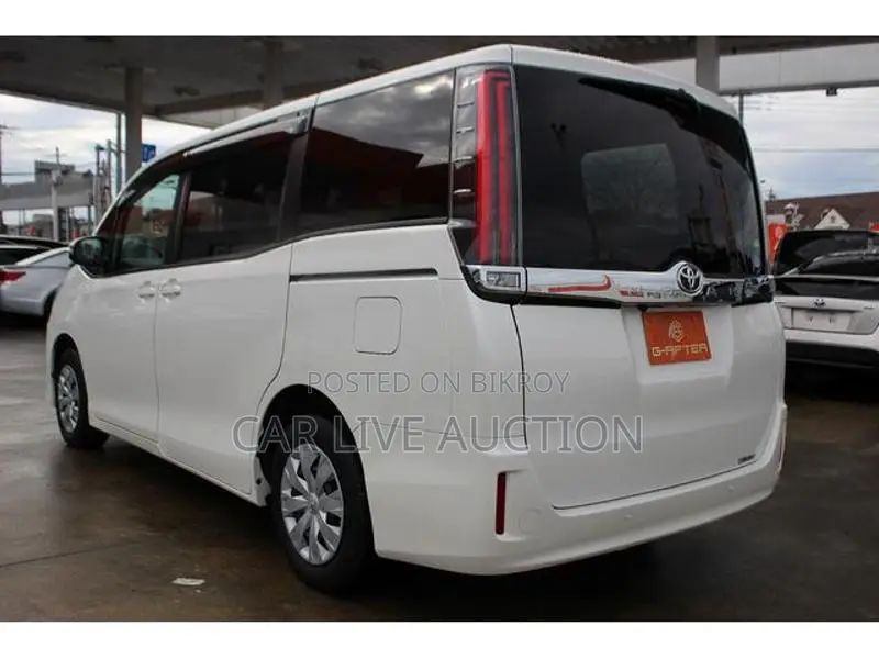 Toyota Noah Non Hybrid 2021