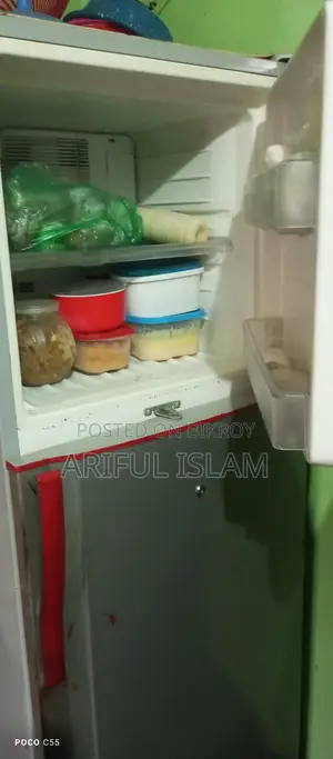 শার্প ব্রান্ডের খুব ভালো একটা নন ফ্রস্ট ফ্রিজ বিক্রি করা হবে
