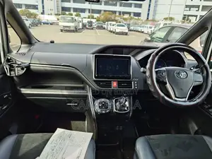 Toyota Esquire GI PREMIUM ২০২১