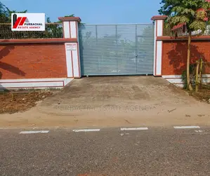 খেলার মাঠের কাছে, সেক্টর ১১-এ ৭.৫ কাঠার প্লট
