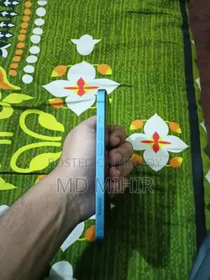 Apple iPhone 13 (Used)