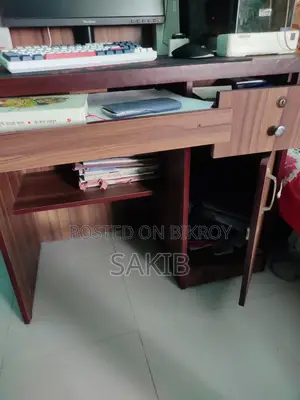 কম্পিউটার/পড়ার টেবিল