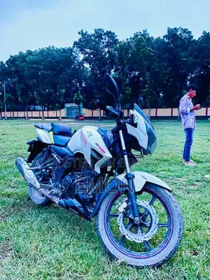 TVS Apache RTR . 2015