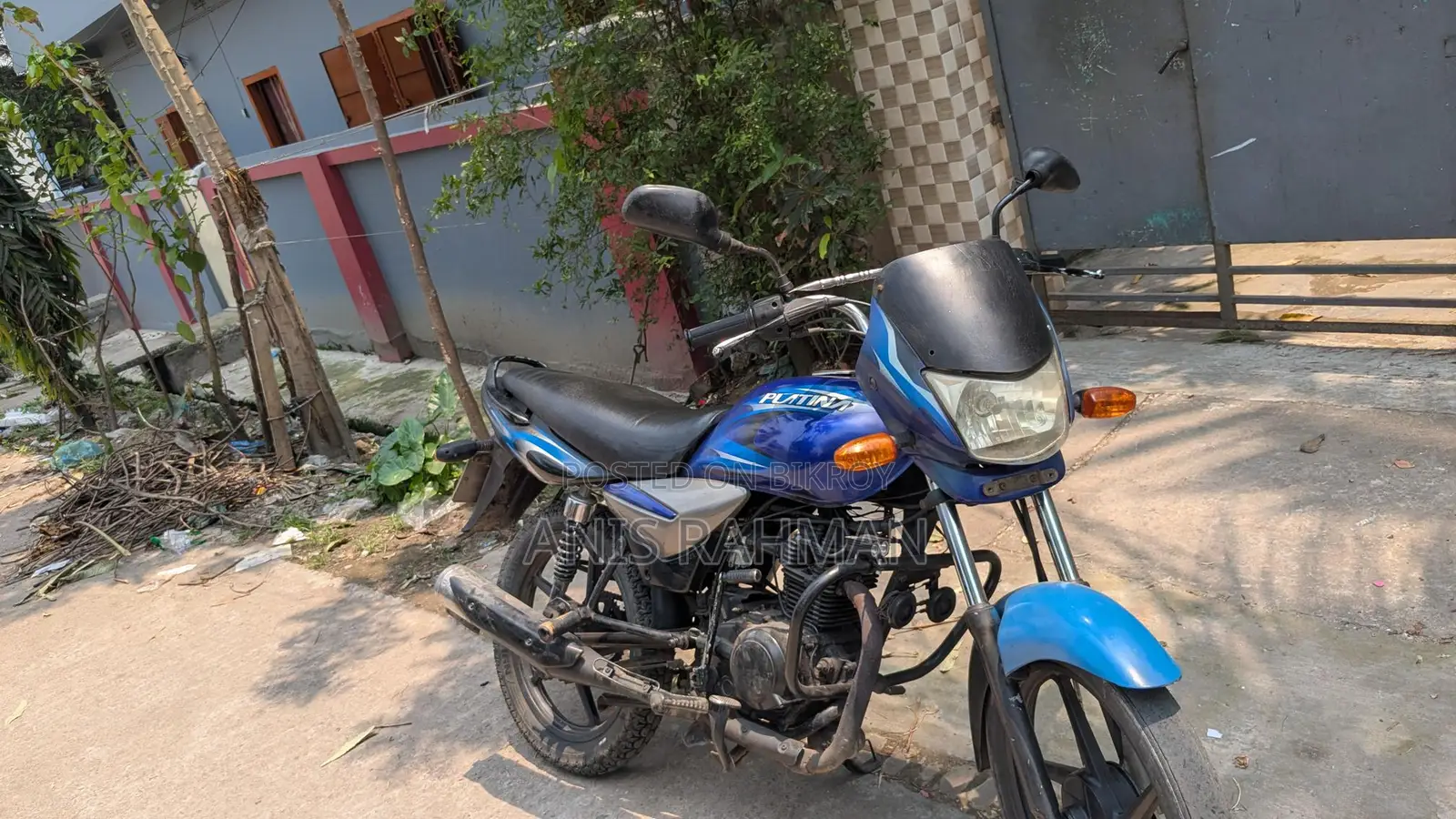 Bajaj Platina . 2015