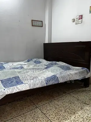 মালয়েশিয়ান কাঠের খাট