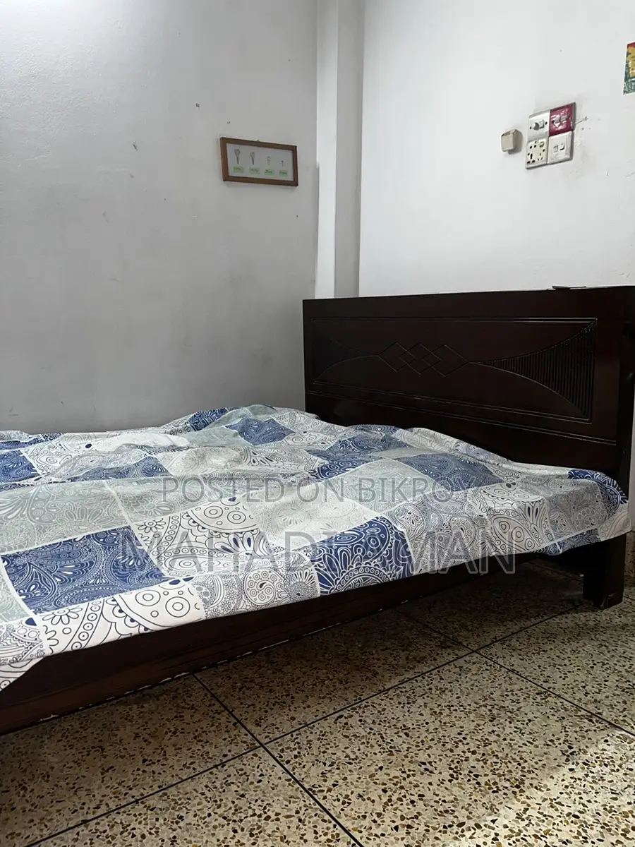 মালয়েশিয়ান কাঠের খাট