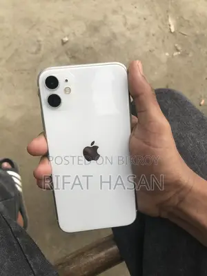 Apple iPhone 11 64GB (Used)