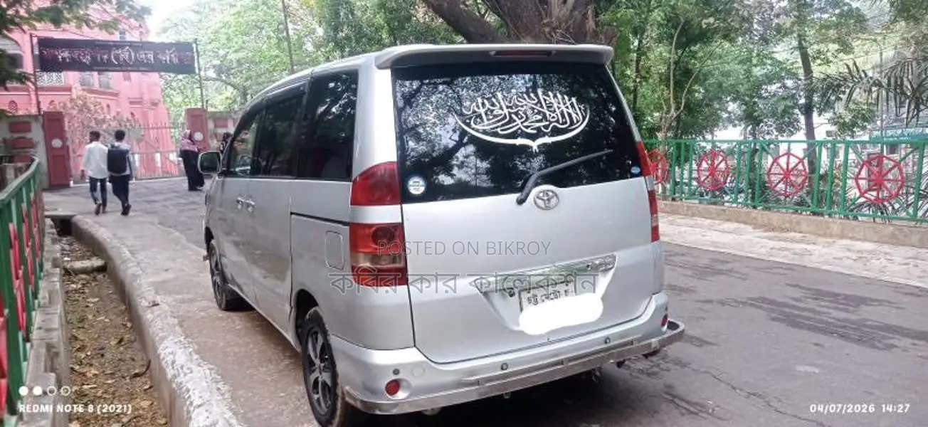 Toyota Noah x silver 2003