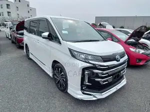 Toyota Noah HYBRID S-Z 2023