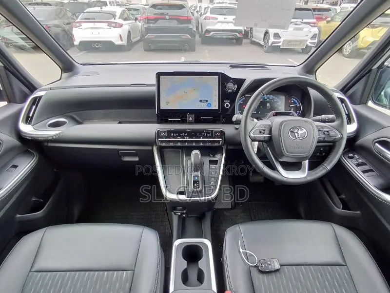 Toyota Noah HYBRID S-Z 2023