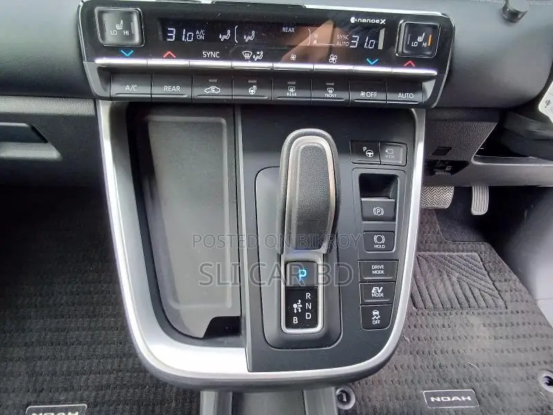 Toyota Noah HYBRID S-Z 2023