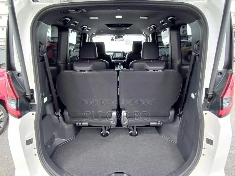 Toyota Noah HYBRID S-Z 2023