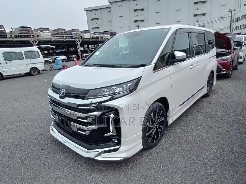 Toyota Noah HYBRID S-Z 2023