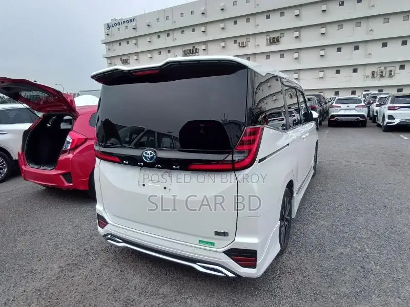 Toyota Noah HYBRID S-Z 2023