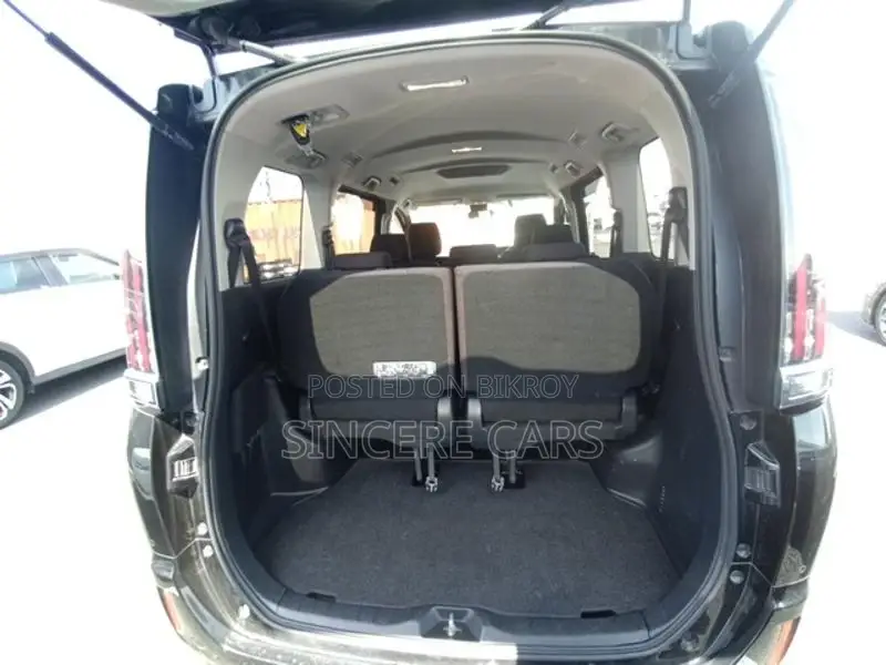 Toyota Noah EX NON HYBRID 2020