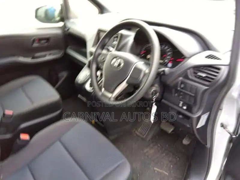 Toyota Noah 2.0 FWD (8 Seater) 2020 Silver