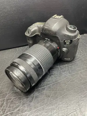 📸 Canon 5D Mark III with 75-300mm Lens (Full Package)