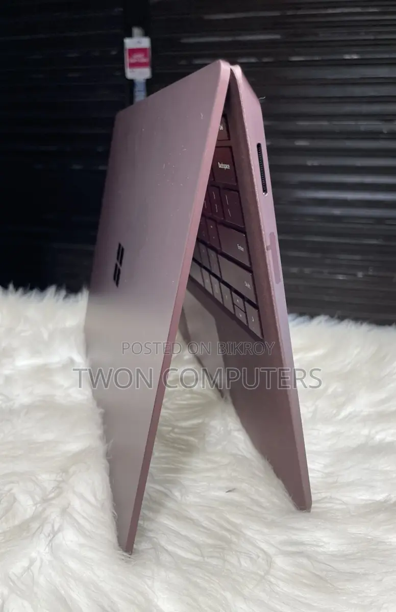 Premium Edition Microsoft Surface Laptop 2 i7-8th Generation 8/256 GB