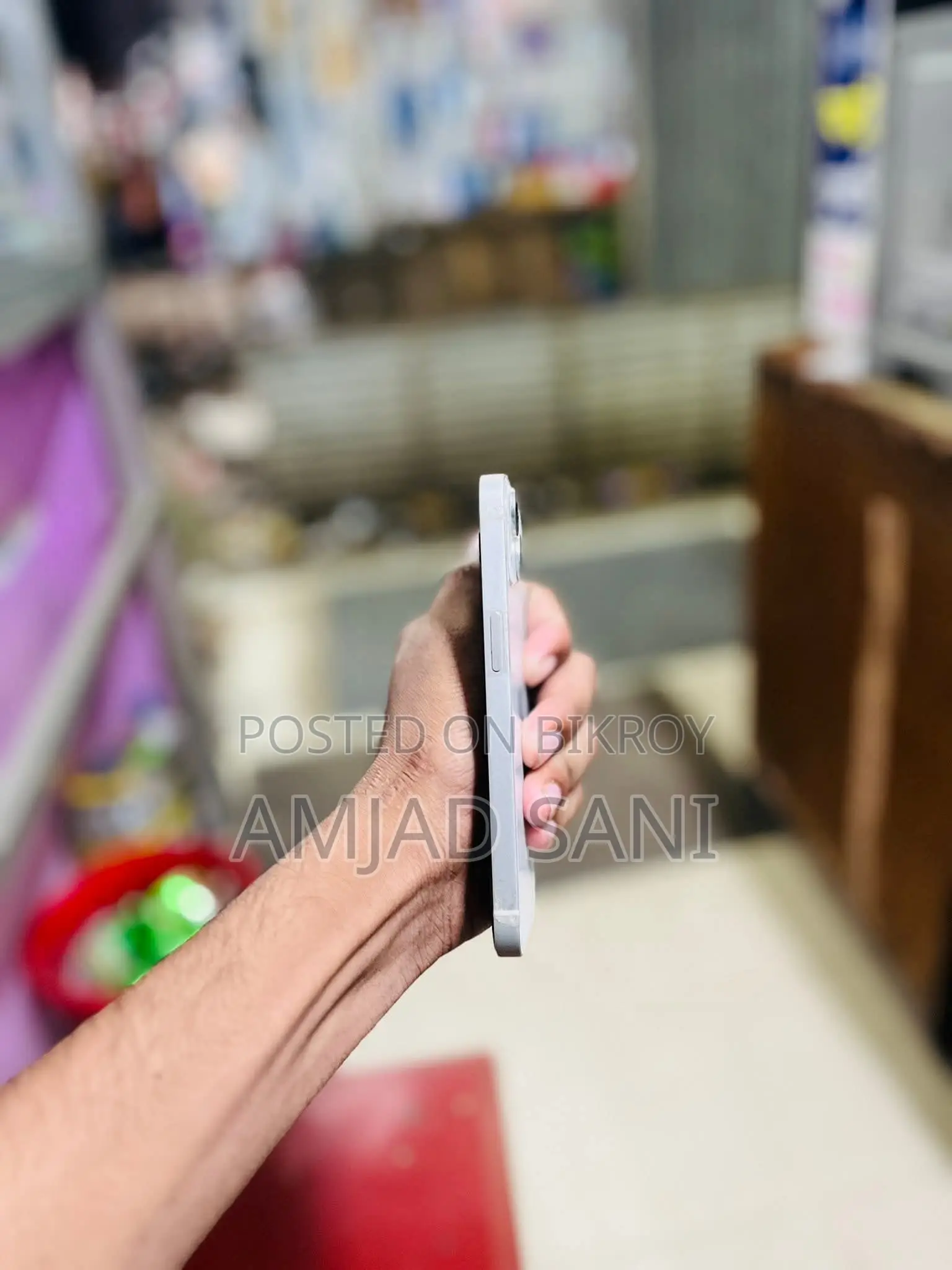 Apple iPhone 13 (Used)