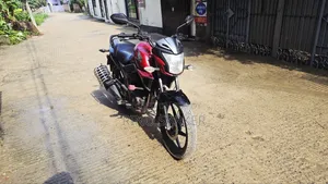 Honda CB 2017 Red