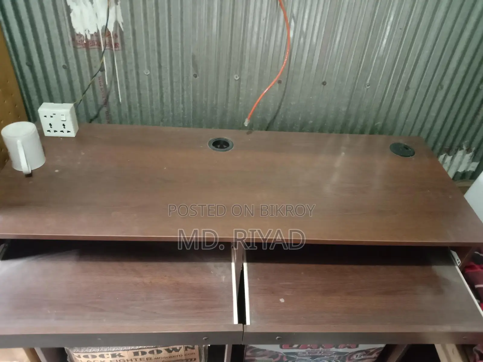 COMPUTER TABLE