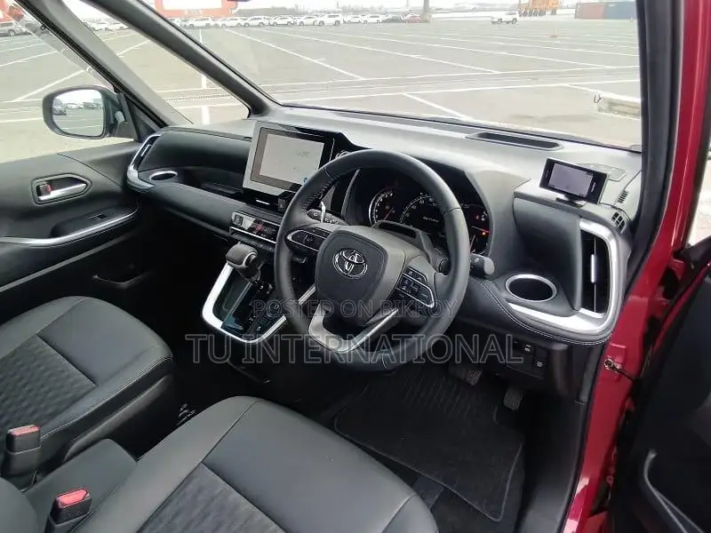 Toyota Noah S-Z NON HYBRID PKG 2022