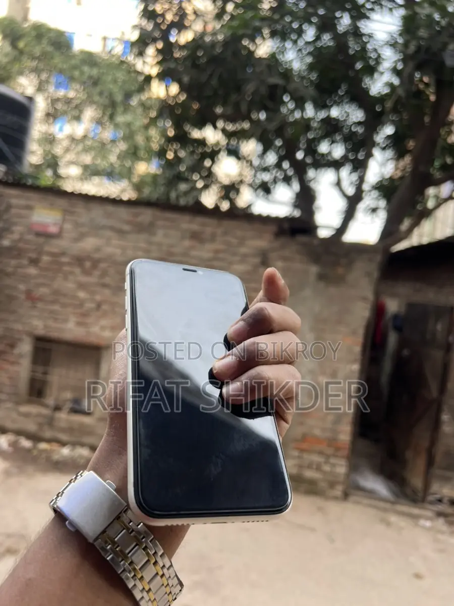 Apple iPhone 11 (Used)