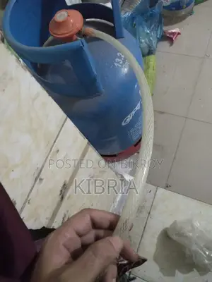 Gas Stove Fittings with 13.2 Kg Cylinder