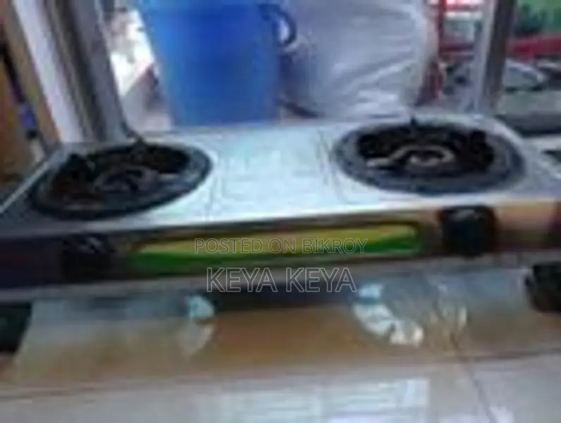 এক জোড়া গ্যাসের চুলা এবং সিলিন্ডার বোতল