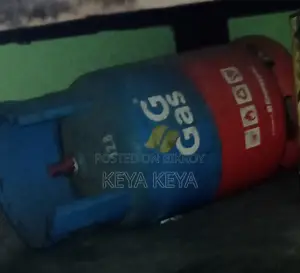 এক জোড়া গ্যাসের চুলা এবং সিলিন্ডার বোতল