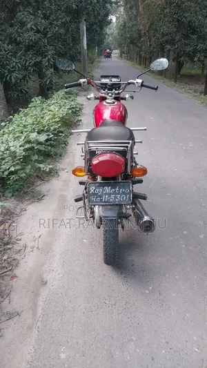 Honda 2005 Red