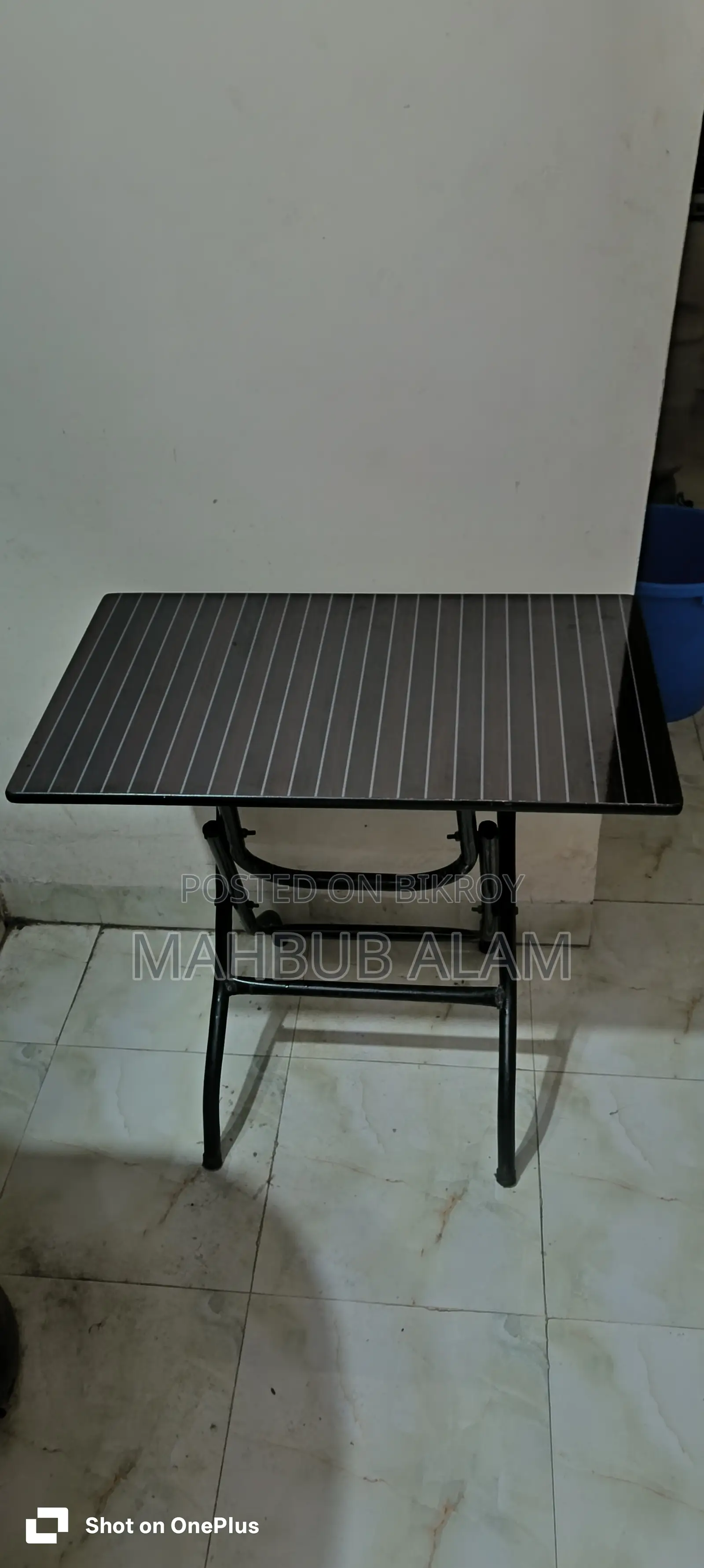 স্টাডি টেবিল