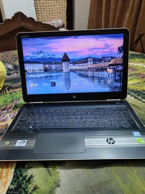 HP Pavilion ল্যাপটপ। মায়ামি, ইউএসএ থেকে কেনা