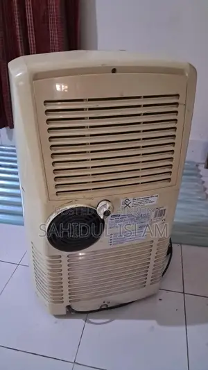 এক টন একটি পোর্টেবল এসি বিক্রি হবে