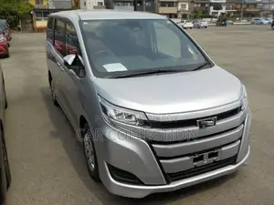 Toyota Noah X PKG, SILVER COLOR 2021