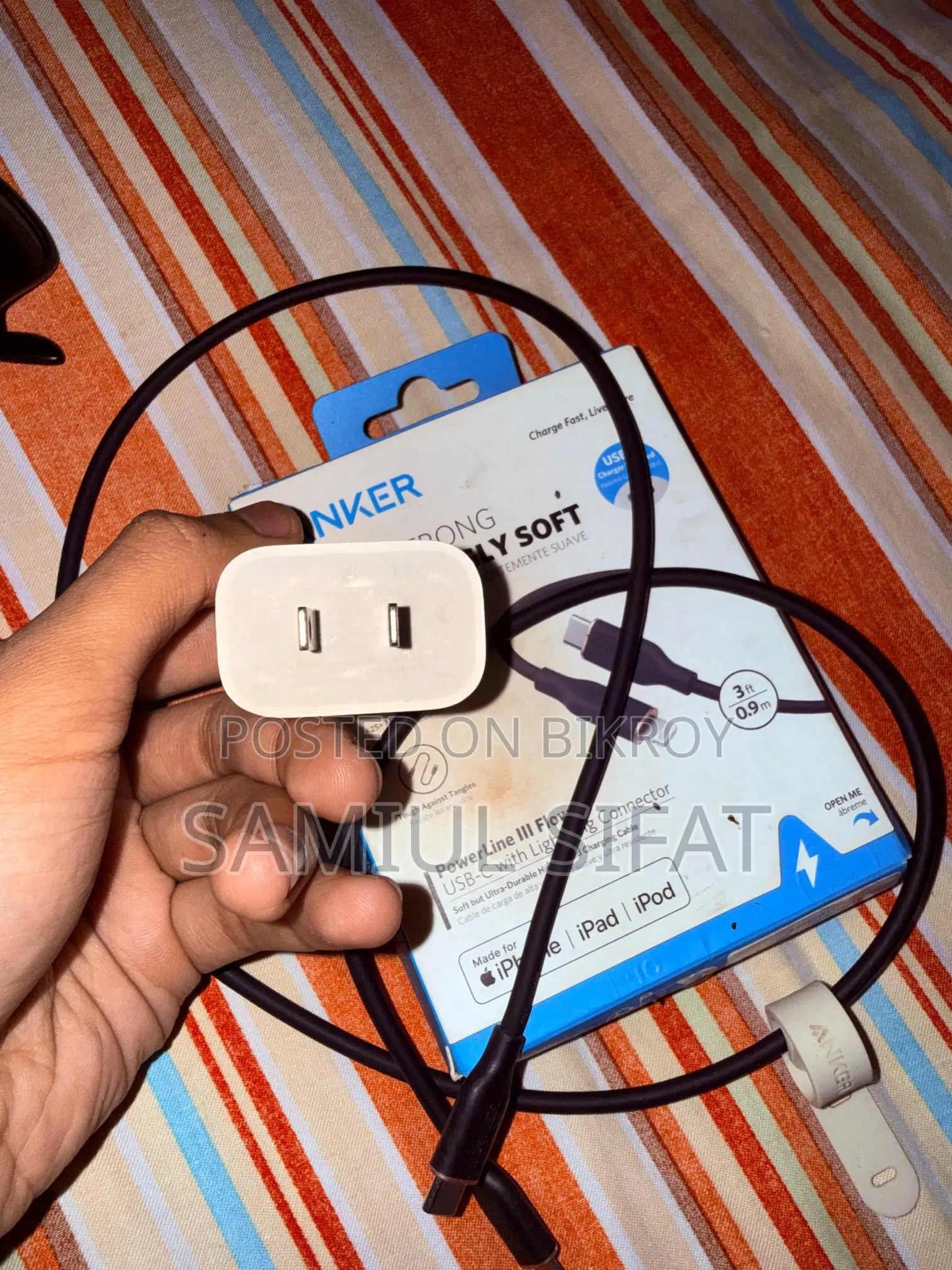Apple অ্যাডাপ্টার এবং Anker কেবল