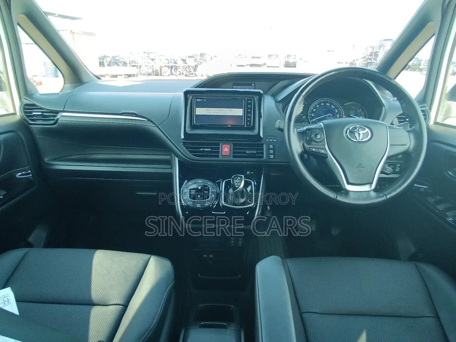 Toyota Esquire GI PKG HYB 2021
