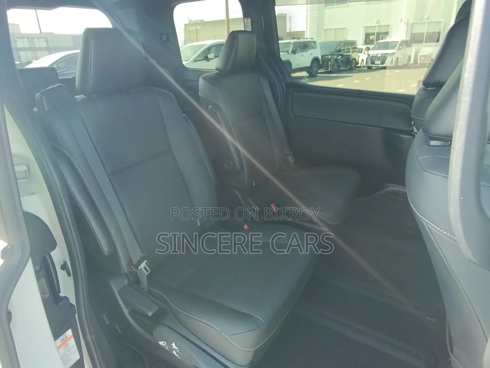 Toyota Esquire GI PKG HYB 2021