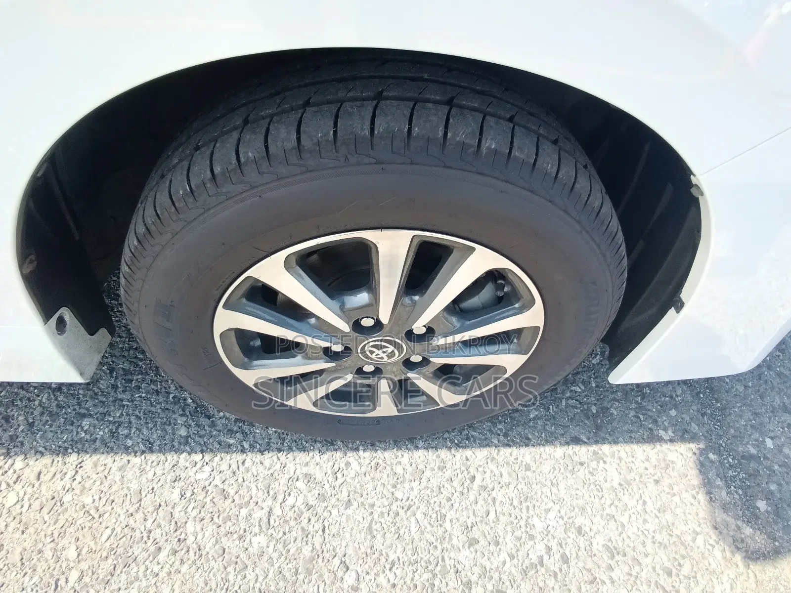 Toyota Esquire GI PKG HYB 2021
