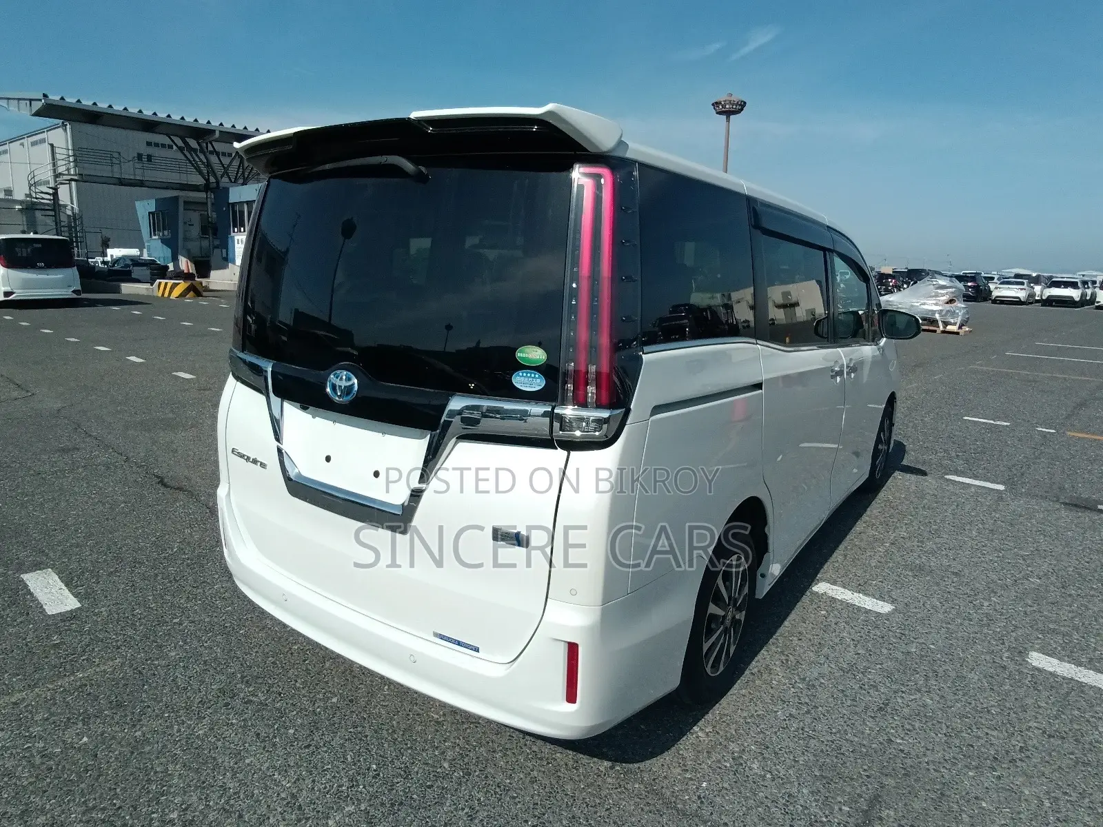 Toyota Esquire GI PKG HYB 2021