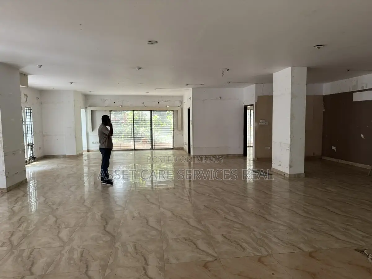 Excellent Open Office Space Rent in Gulshan circle-1 Near