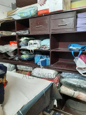 দোকানের ডেকোরেশন সহ অন্যান্য মালামাল
