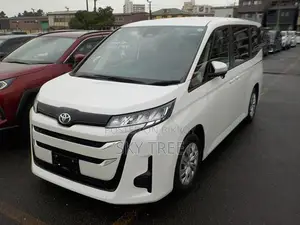 Toyota Noah X 2022