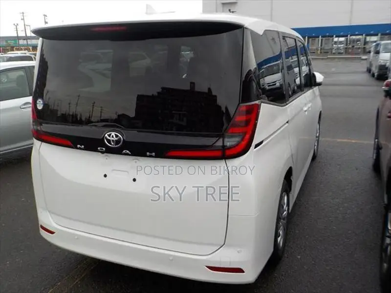 Toyota Noah X 2022