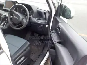 Toyota Noah X 2022