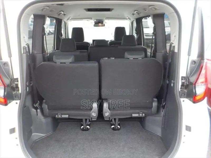 Toyota Noah X 2022