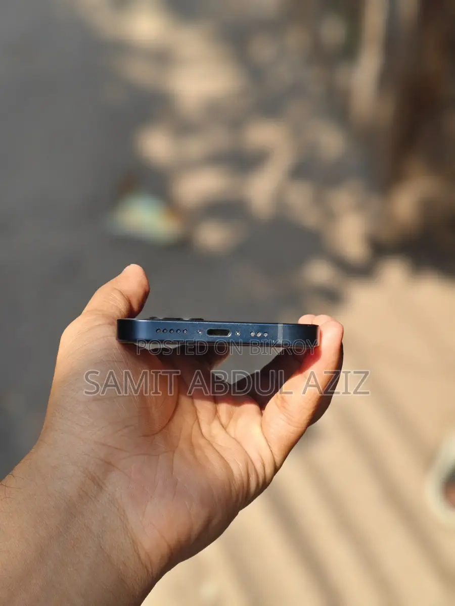 Apple iPhone 13 (Used)