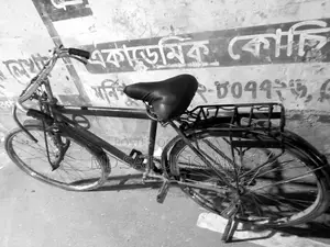 বাইসাইকেল টি বিক্রয় করা হবে।