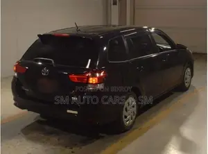 Toyota Fielder Hybrid EX Black 2021
