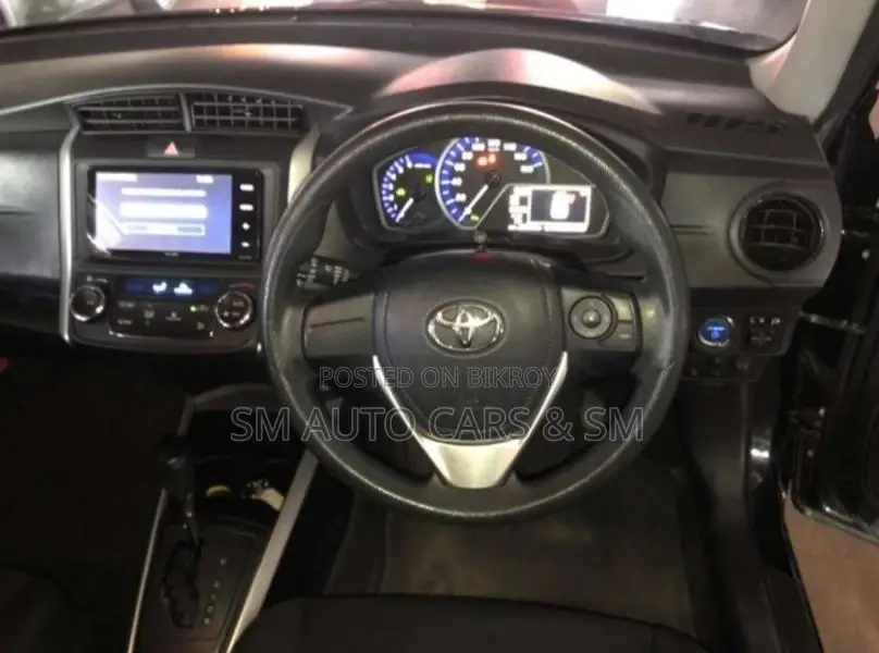 Toyota Fielder Hybrid EX Black 2021